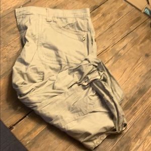 Gloria Vanderbilt cargo capris